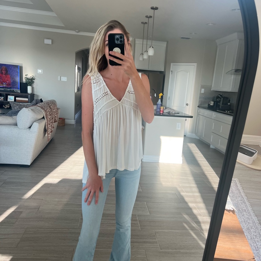 White lace flowy top - Picture 3 of 7